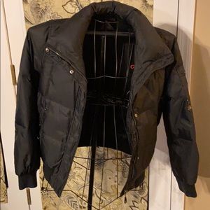 Black puffer jacket (no hood)